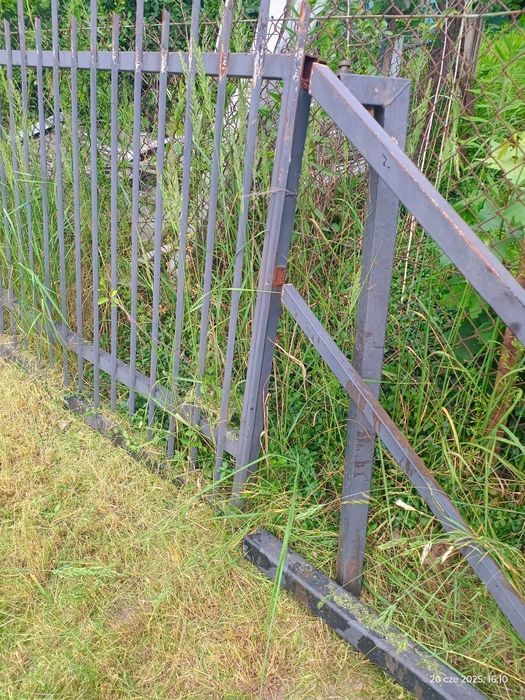 Brama przesuwna 9m + rolki z trawerzą.