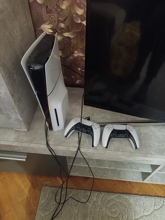 Продам приставку PS 5
