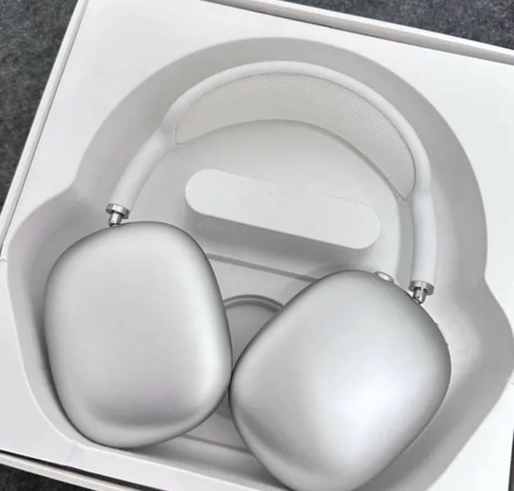 Наушники AirPods Max новые гарантия до февраля 2026