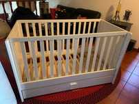 Cama de bebé ajustável 140x70