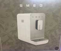 Автоматическая кофемашина SMEG белая
