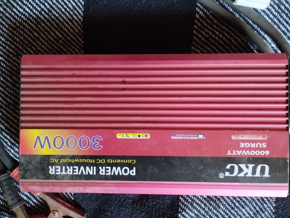 Инвертор 12-220  три квт, аккомуляторы