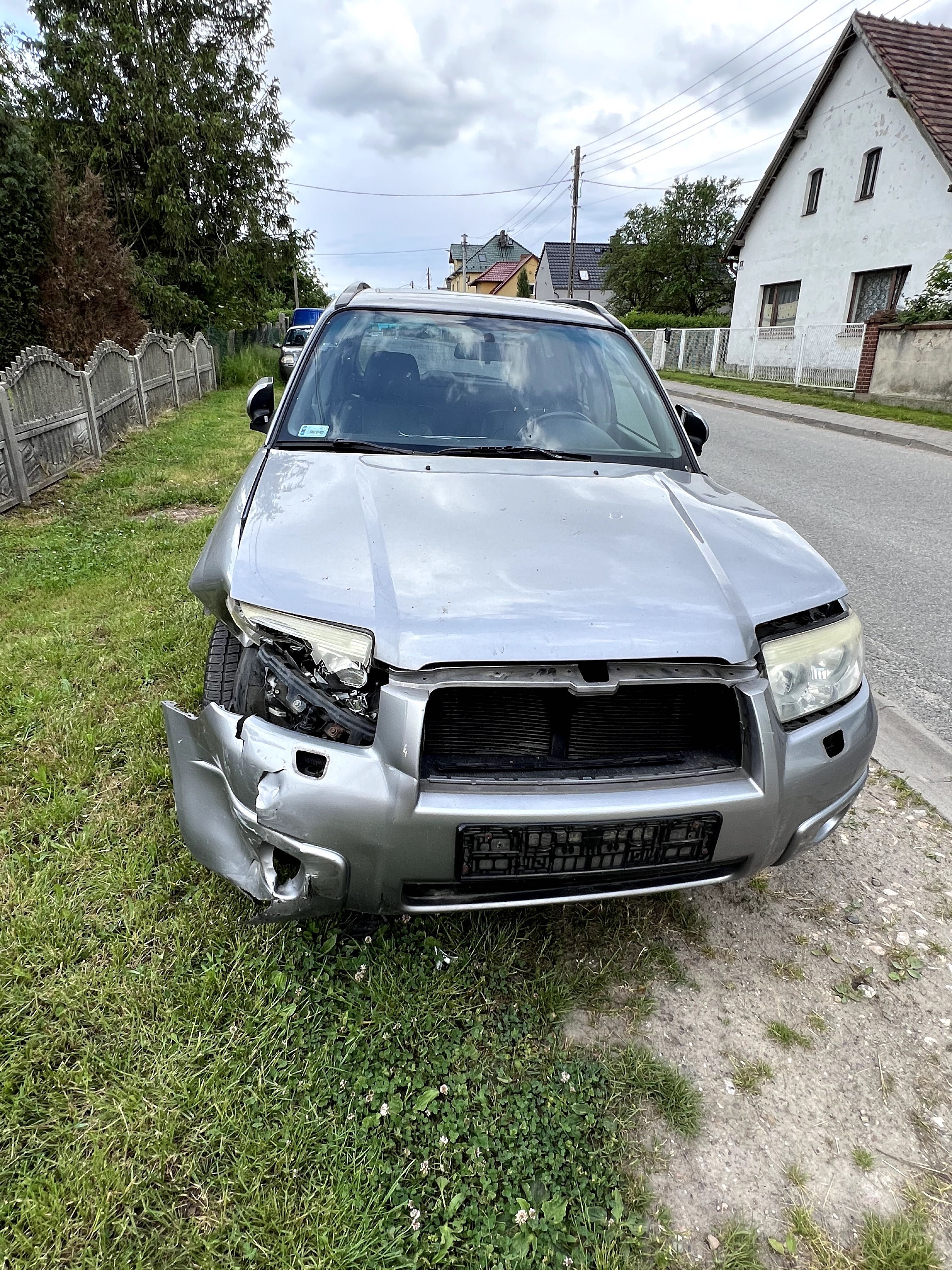 Subaru Forester SG 2007r 2.0 158km, LPG, automat - USZKODZONY