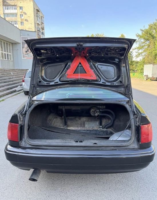 Audi 100 C4, 2.3 бензин + газ, 1992 року.