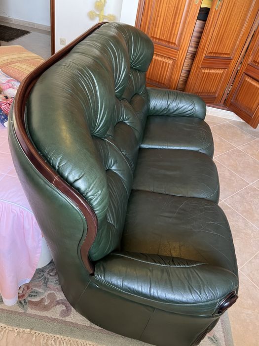 Sofa em pele usado