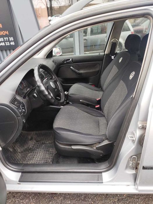 Volkswagen GOLF IV за 3500 $