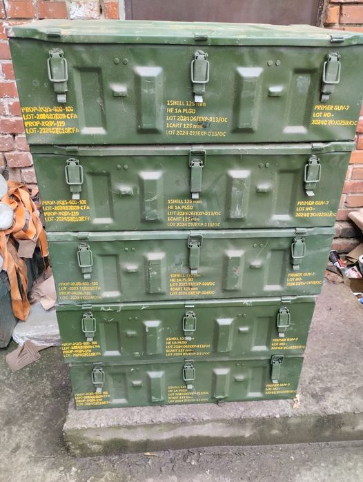 Залізні ящики для інструменту