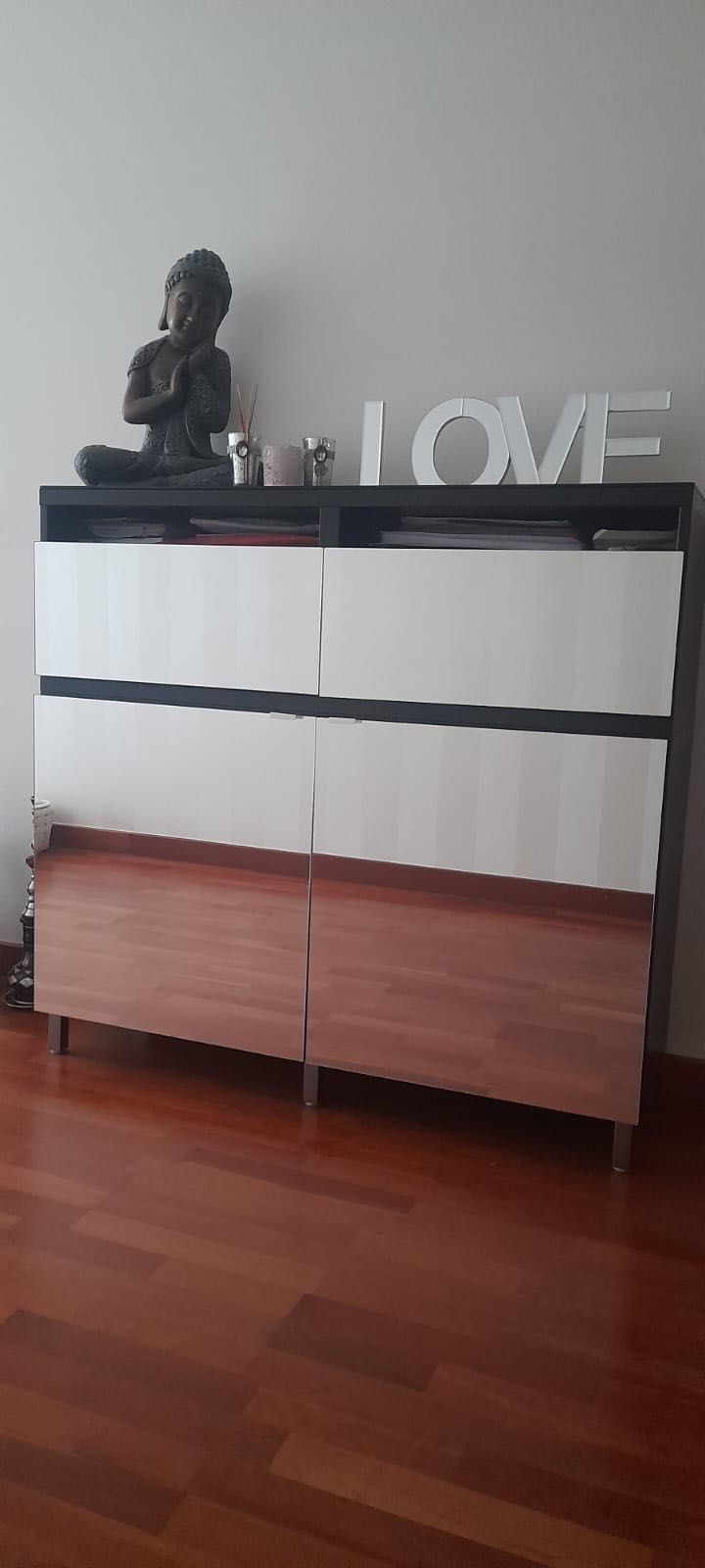 Aparador espelhado do ikea