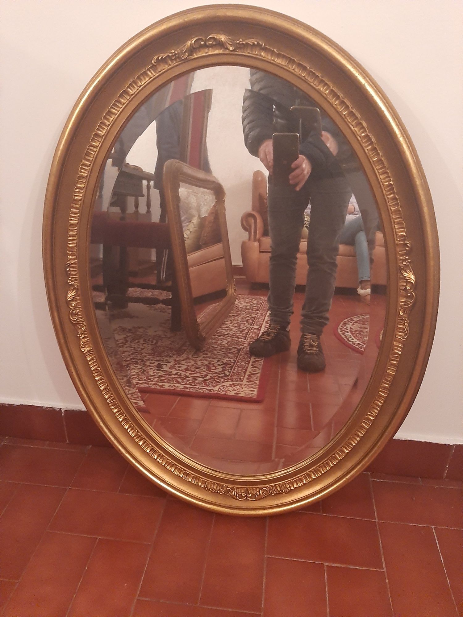 Espelho moldura madeira maciça oval vidro bicelado