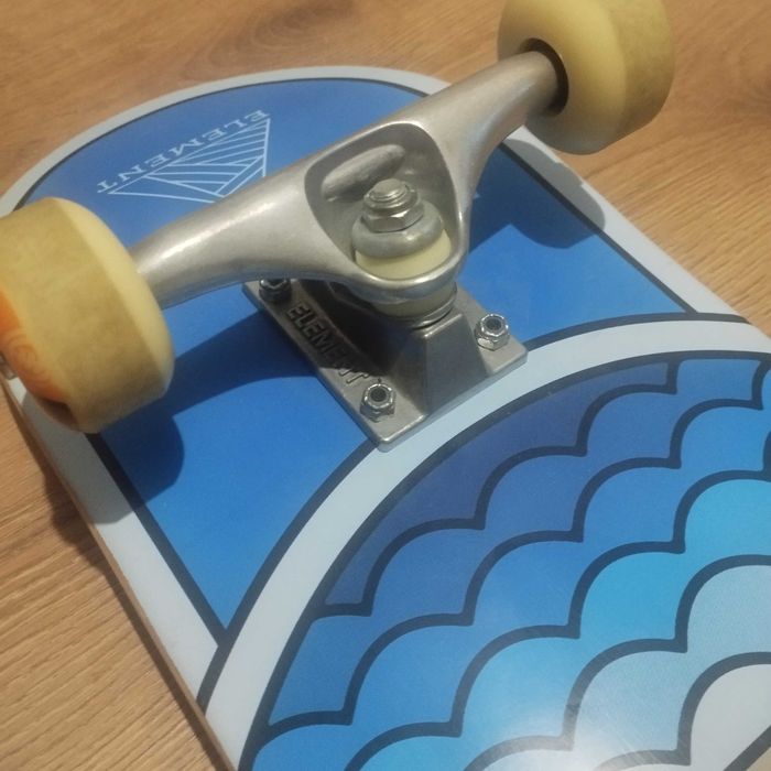 Skate element muito novo