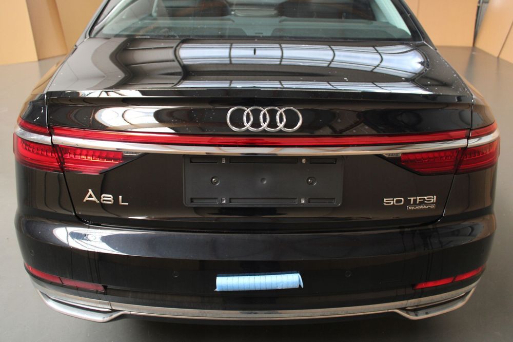 KOMPLETNY TYŁ KLAPA ZDERZAK LAMPY BELKA AUDI A8 D5 LONG LY9T