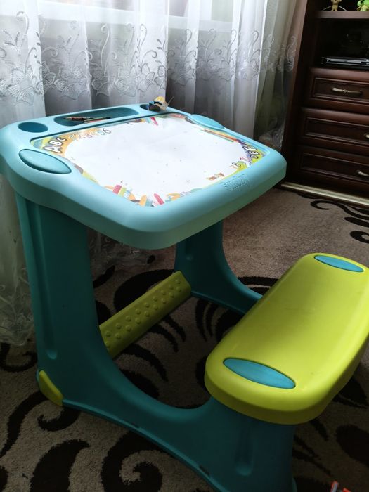 Дитяча шкільна парта