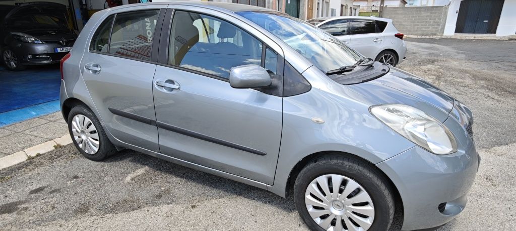 Toyota Yaris  1000cc 70cv