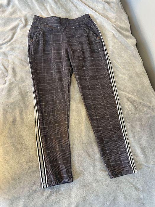 Spodnie w kratę  / kratkę z lampasem / lampasami