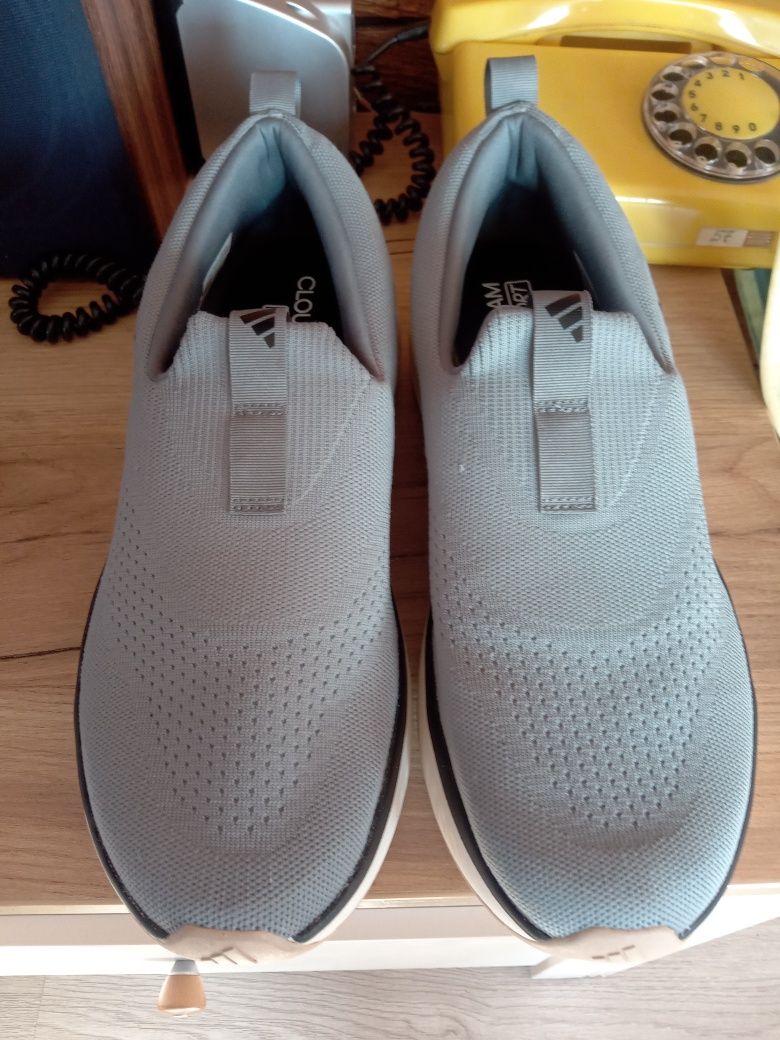 Adidas Cloudfoam Go Lounger buty wsuwane 45 1/3