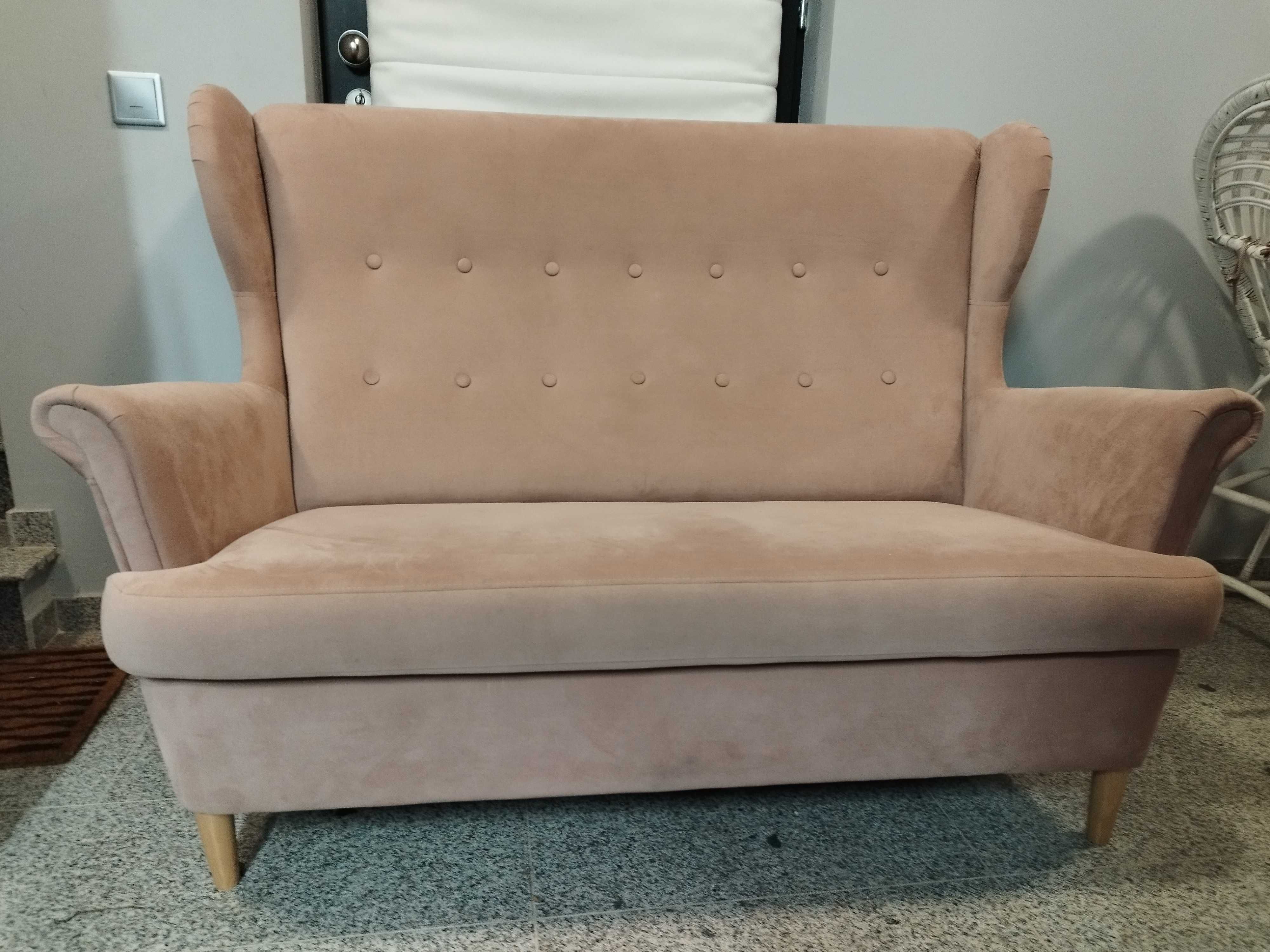 Sofa różowa w bardzo dobrym stanie