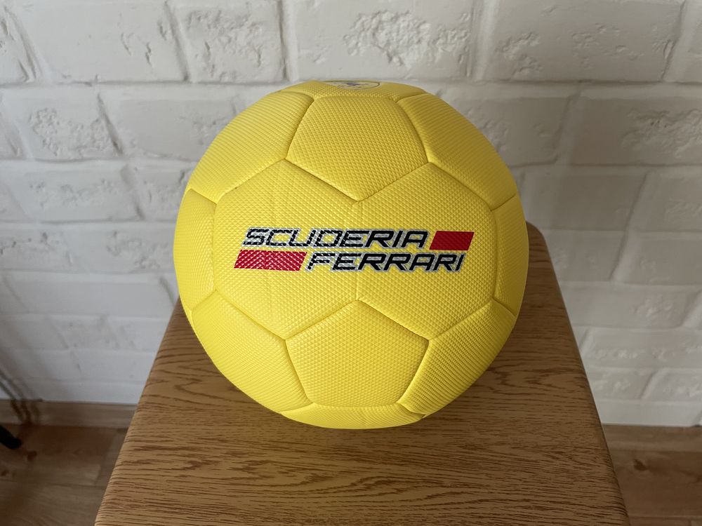 Мяч футбольный Ferrari F666 Scuderia (новый, желтый)