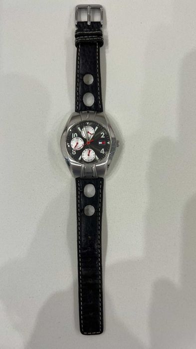 relógio Tommy Hilfiger com bracelete de couro
