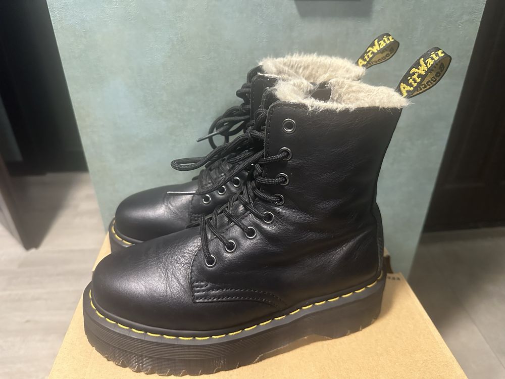 Продам крутейшие женские кожаные ботинки  Dr.Martens