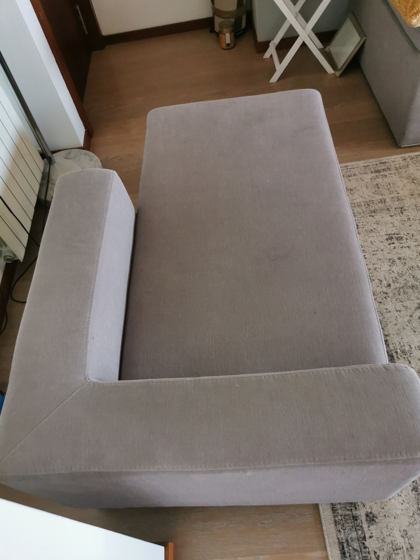 Vendo sofá chaise longue  como nova