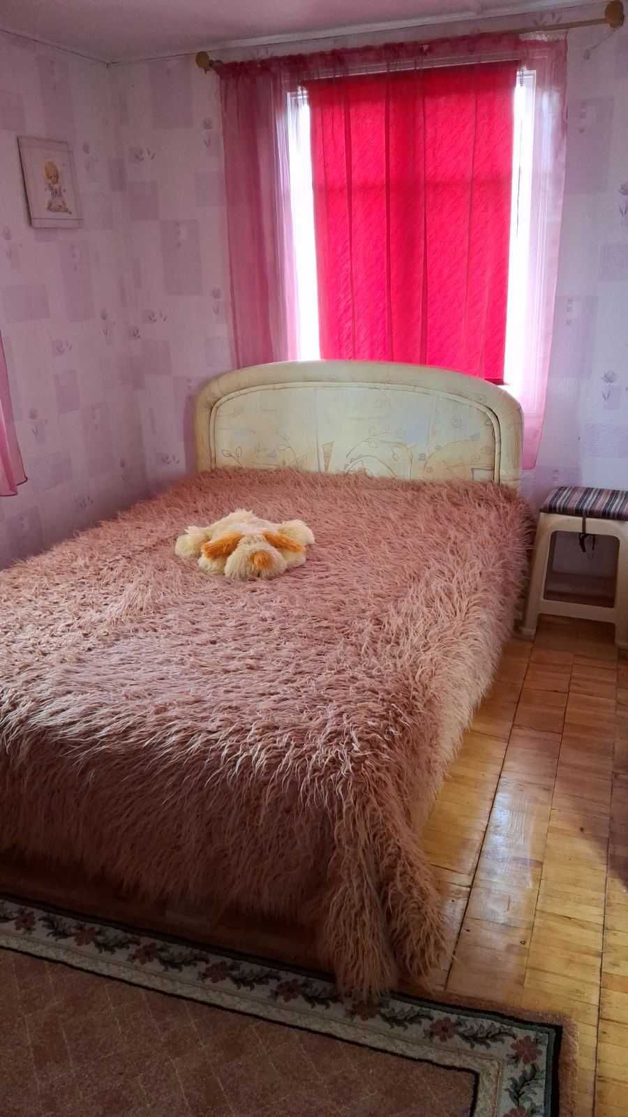 Продам дім з садом поряд річка Дніпро, озеро Міністерка та пляжі.