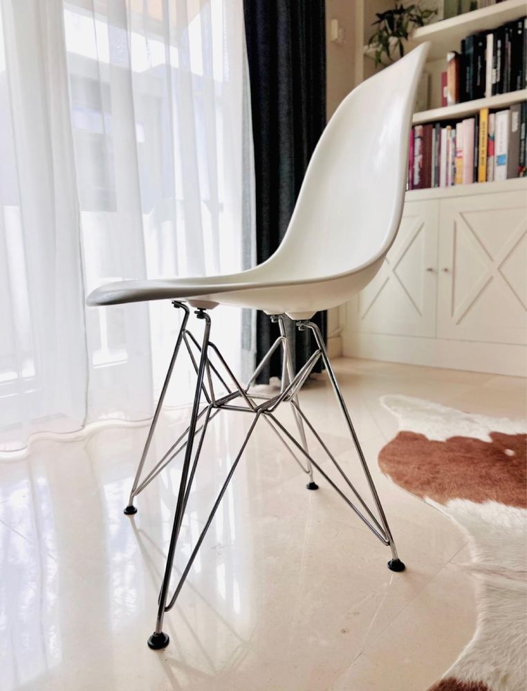 Cadeira branca icónica DSR para Vitra - Eames