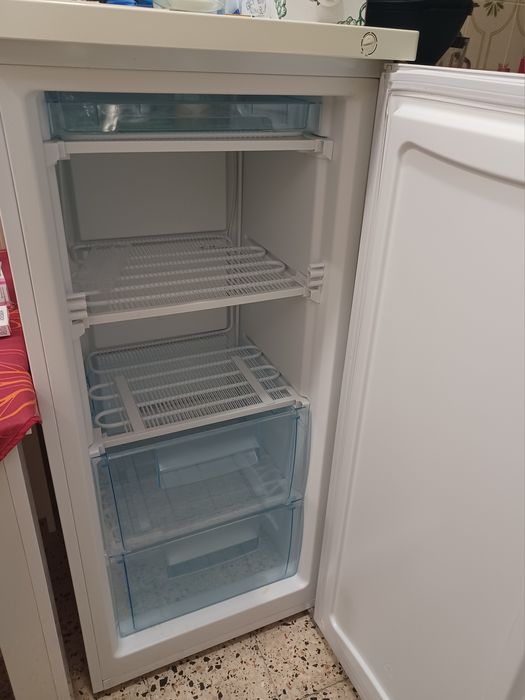 Arca vertical Electronia