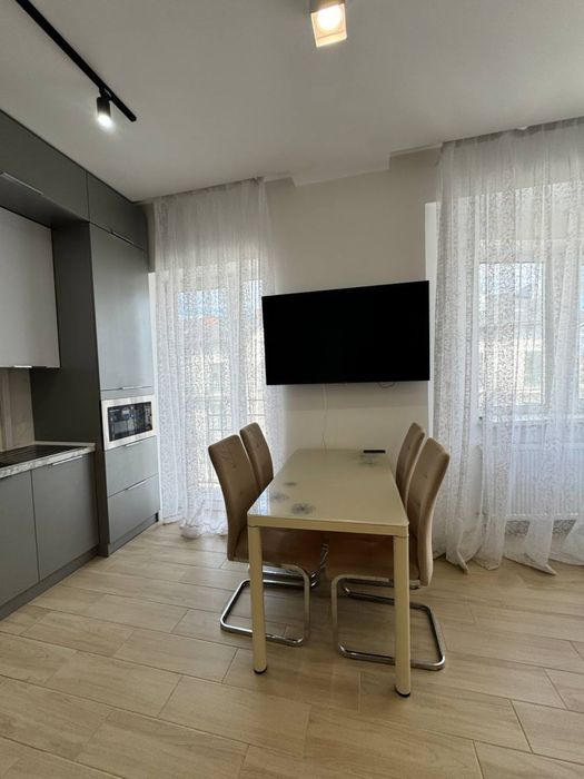 Продаж 3 кімнатної квартири неподалік центру міста