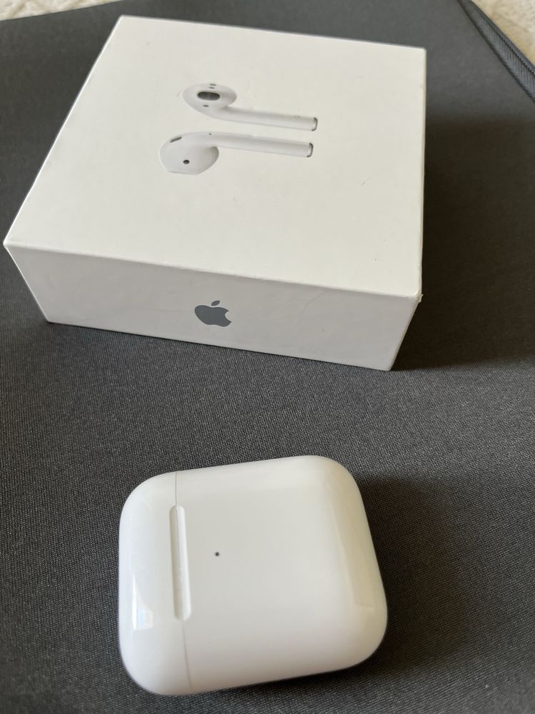 Навушники AirPods