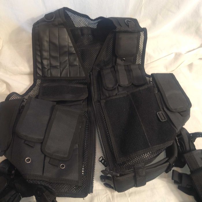Жилет багатофункціональний тактичний з ременем та кобурами на стегно