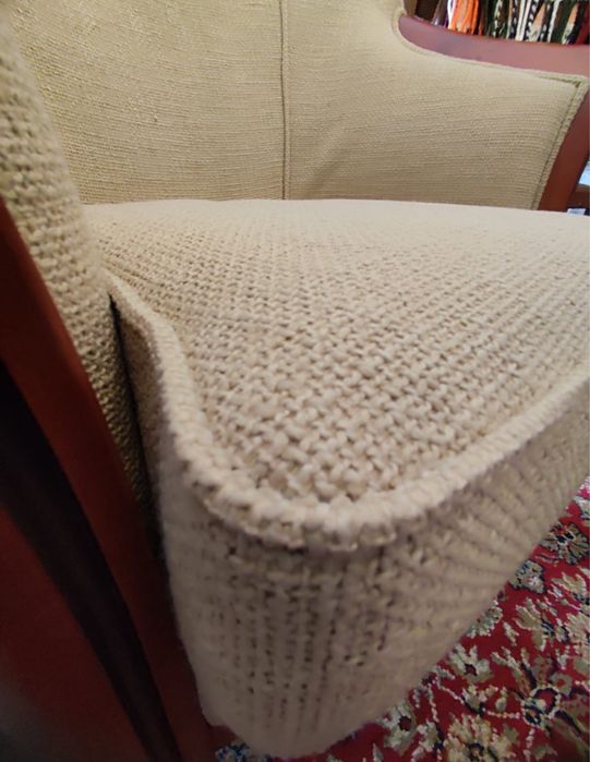 Vendo duas poltronas cor beje