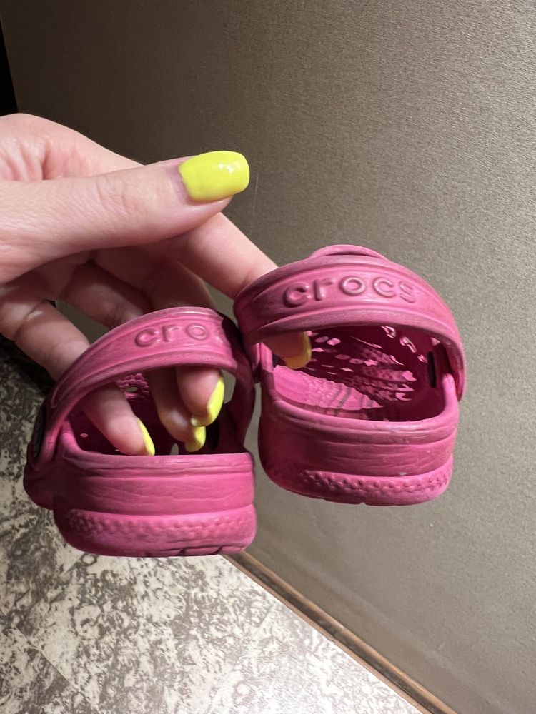 Продам дівчачі crocs