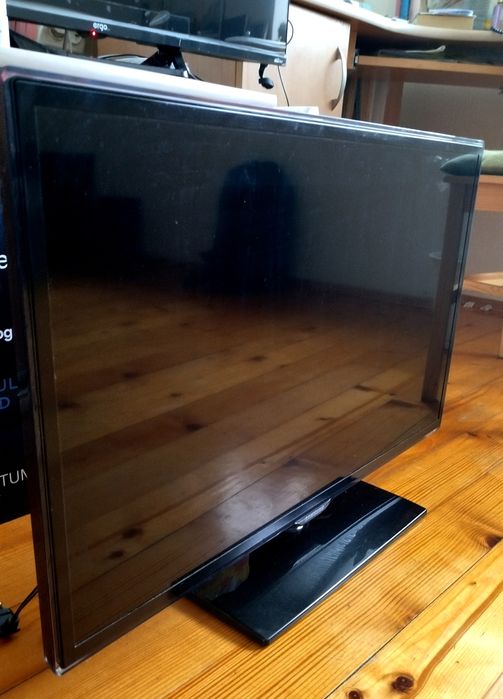 Телевізор Samsung UE-32ES5507K