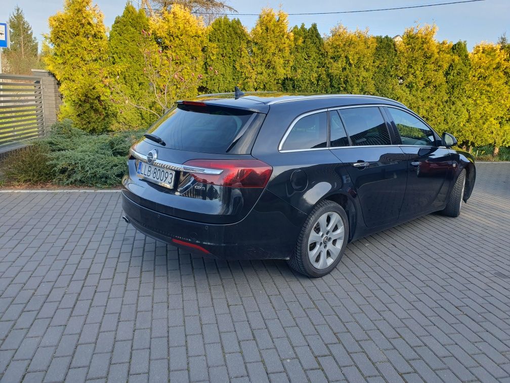 Opel Insignia. 2.0 2015. Gotowa w przyjemne trasy!