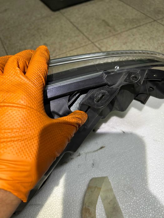 Farol otica Ford fiesta esquerda