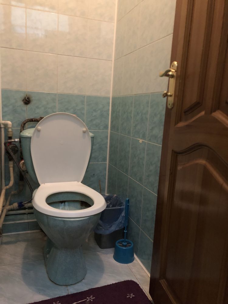 Подобово трикімнатна квартира, Документи,