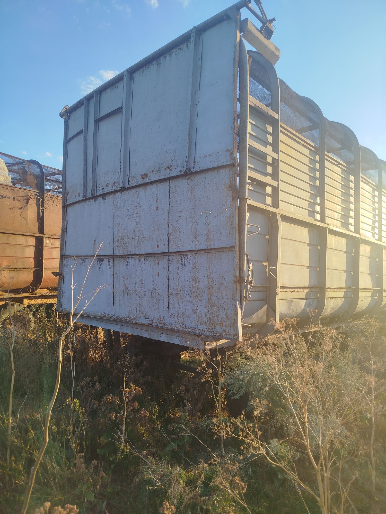 Продам прицеп под солому