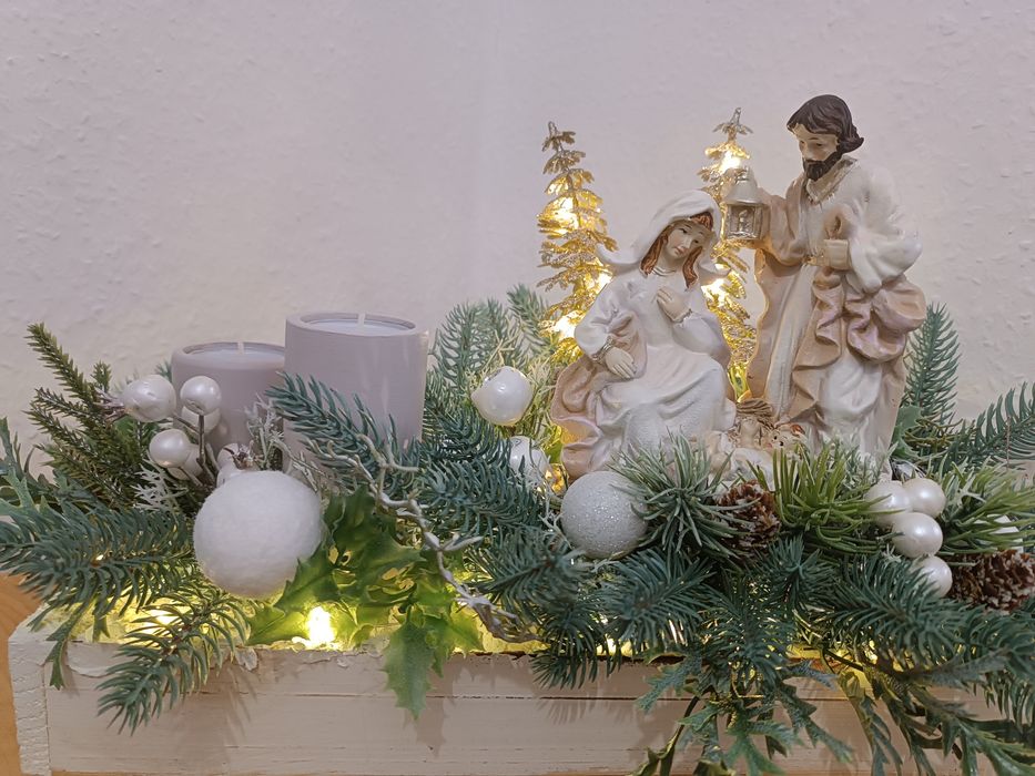 Stroik kompozycja świąteczna ze Świętą Rodziną duży podświetlany