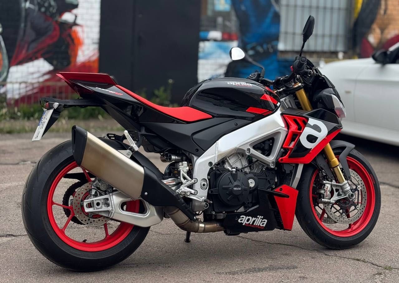 Aprilia Tuono V4 2021