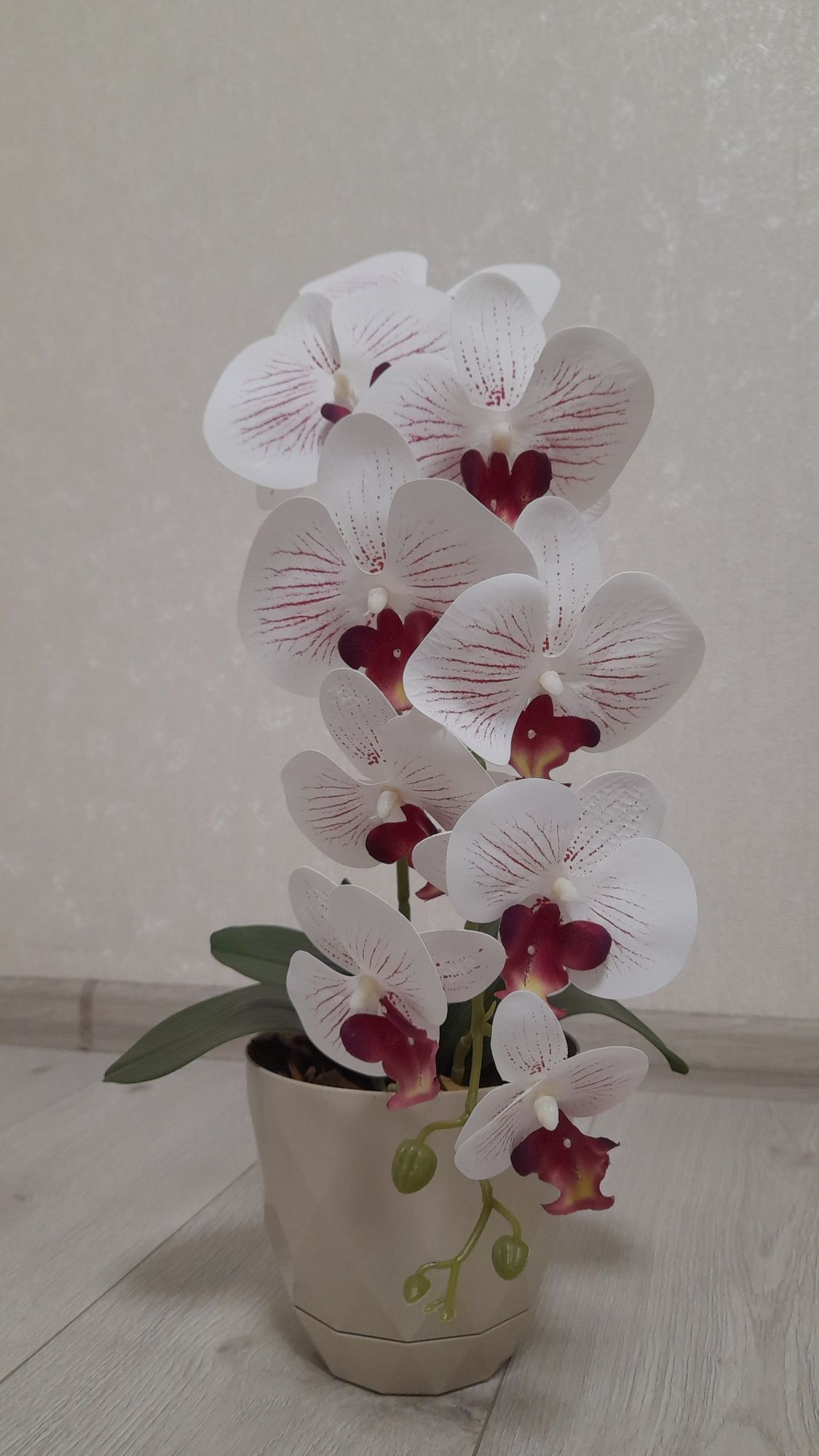 Искуственная орхидея
