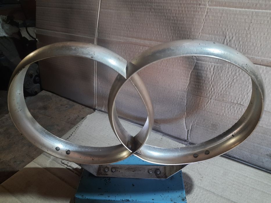 Весільні кільця,  на автомобіль..