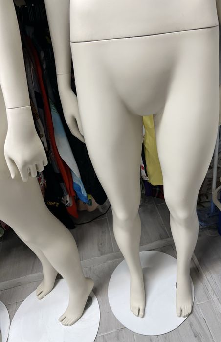 Manekiny wystawowe sklepowe