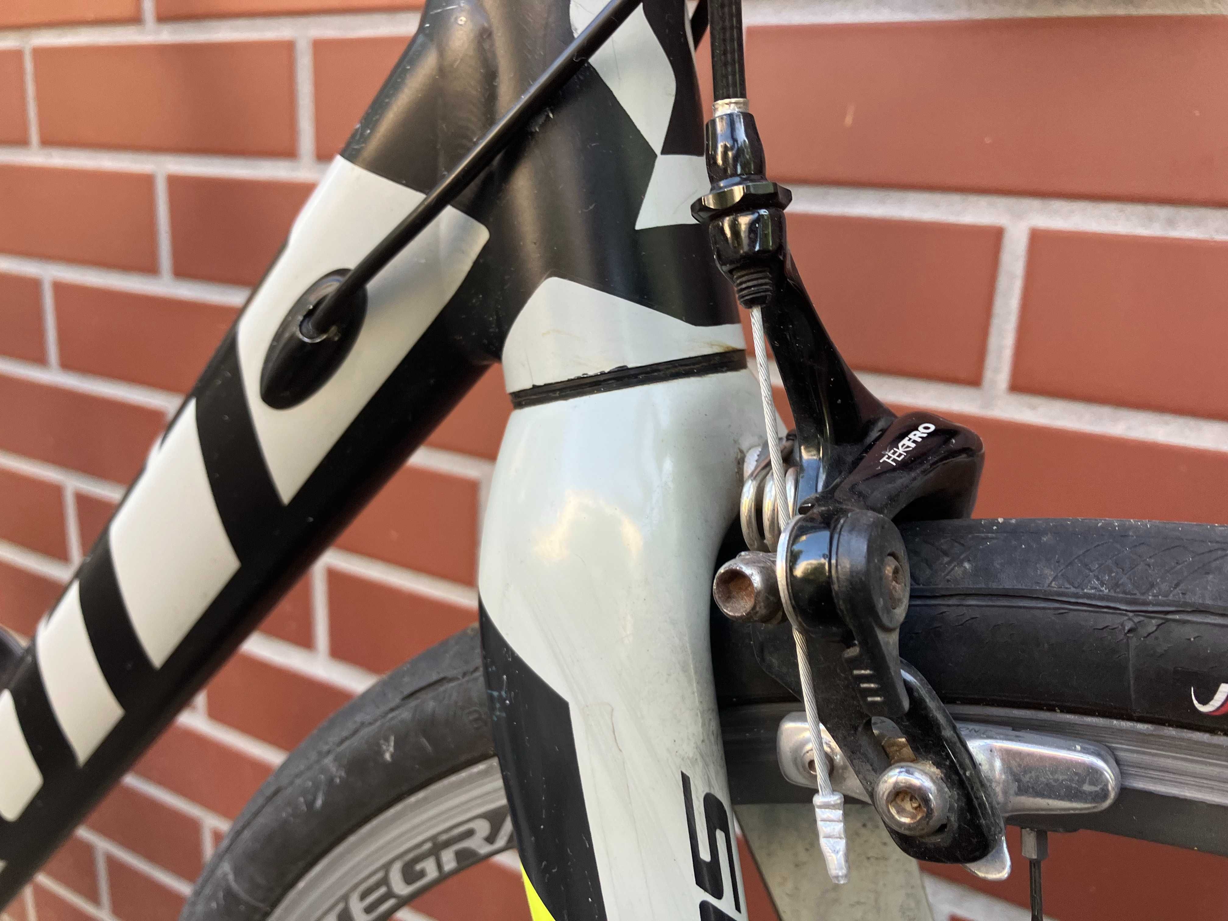 Rower szosowy Scott Shimano 105 Tektro karbon