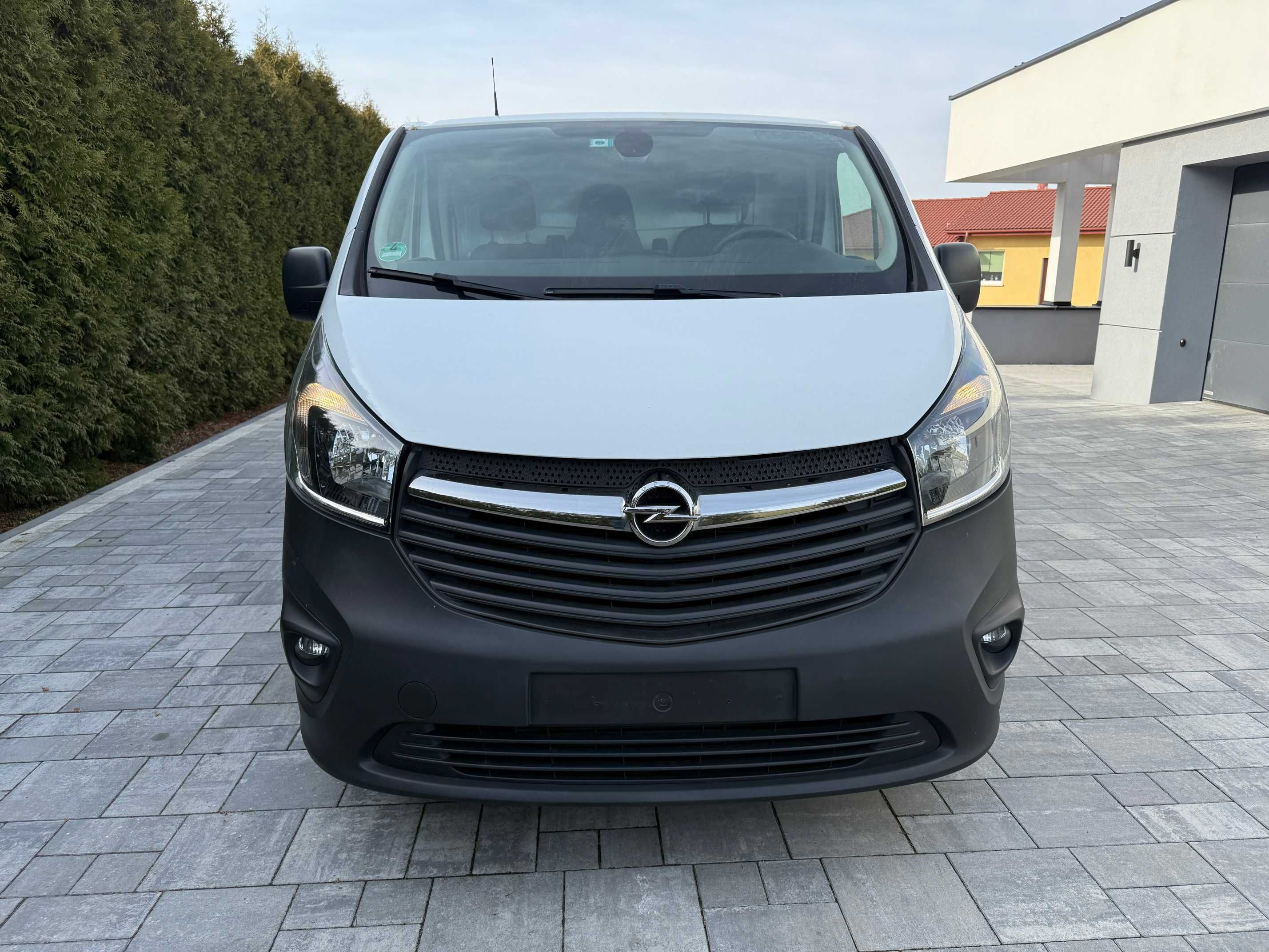 Opel Vivaro 1.6 CDTI 120KM 2017 | L2H1 | Klima | 3-osobowy | F-VAT