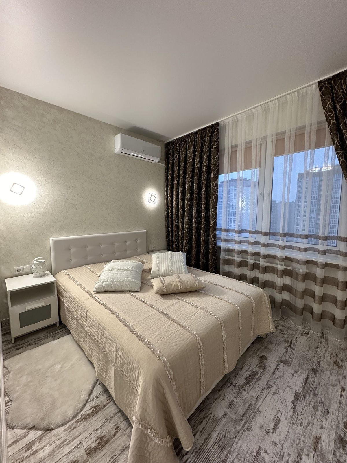 Продам 1-ну квартиру С.Русової,7а.,ремонт.метро Осокорки. Без комісії