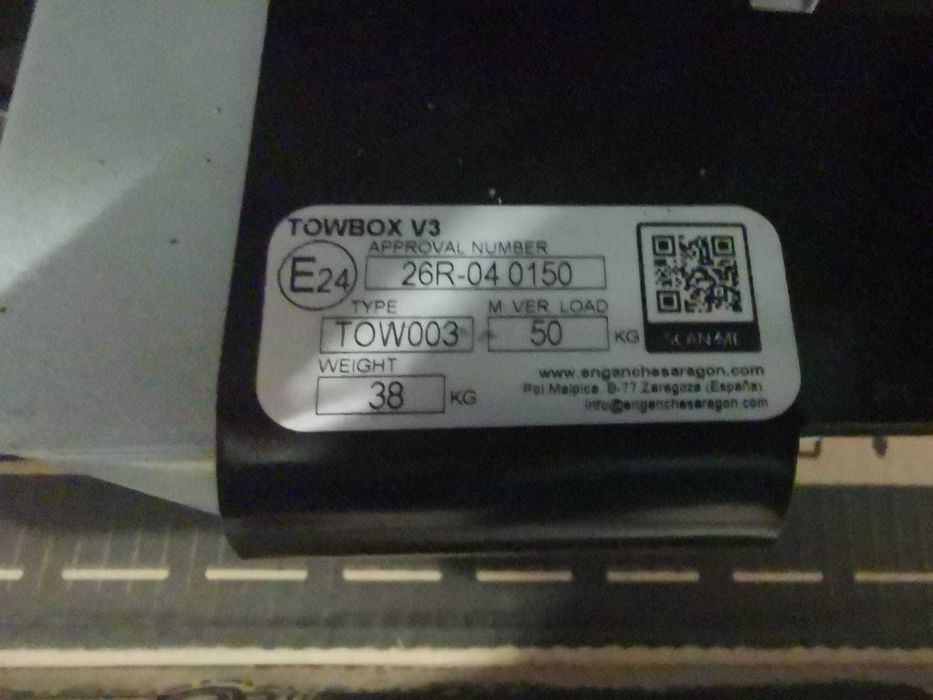 Kufer na hak TowBox V3