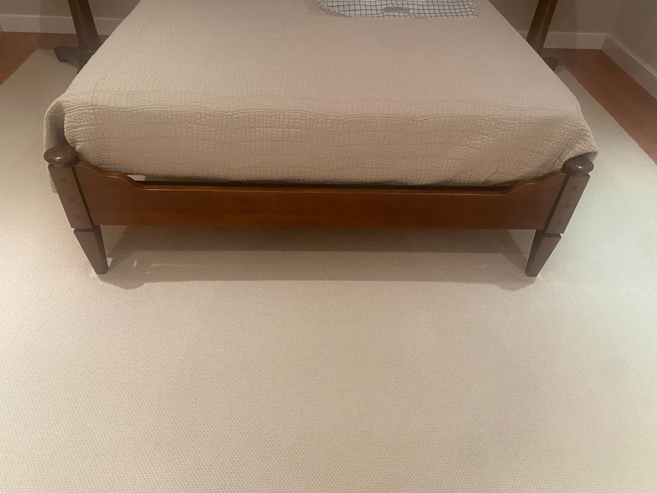 Cama de casal 140x200 em madeira