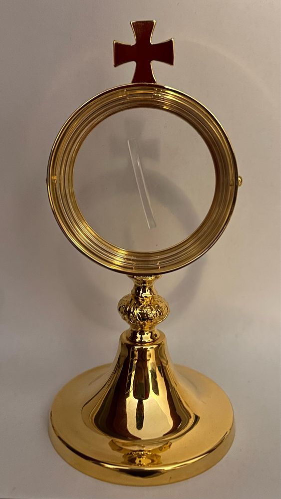 Relicário Banhado a Ouro com pedras vermelhas