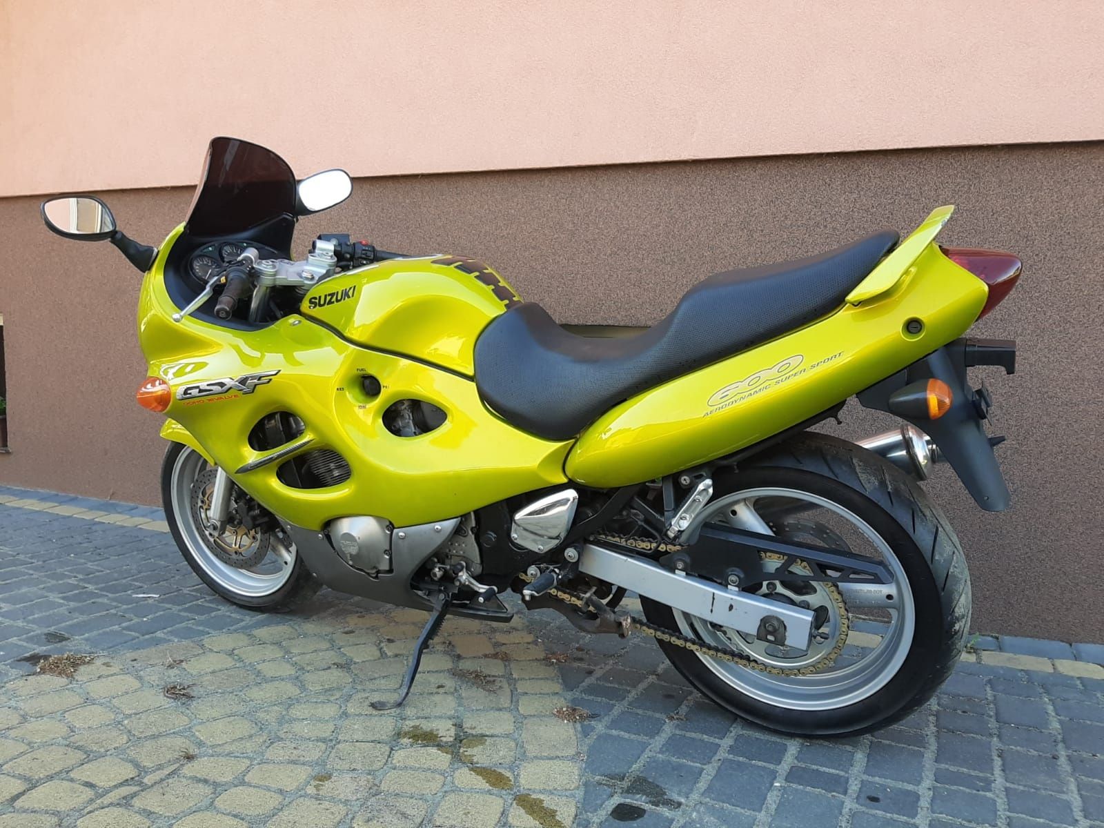 Suzuki GSX 600 F