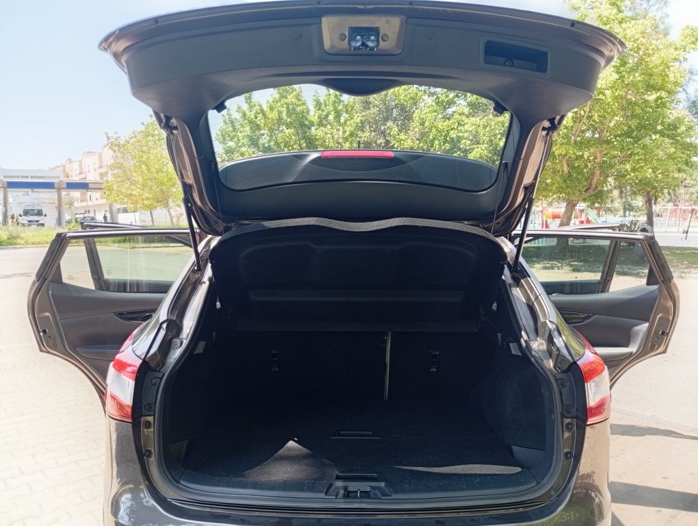 Nissan Qashqai 1.6 Tekna Premium Alcanta 4x4i negociavel